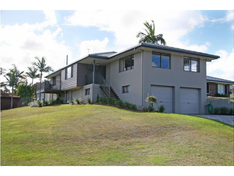 2 Riana Court, Helensvale QLD 4212