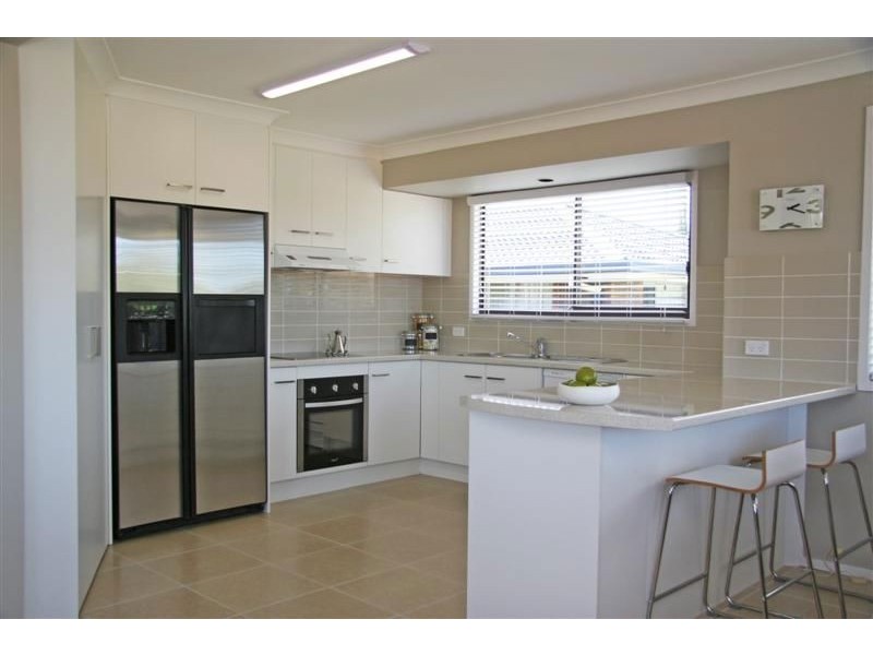 2 Riana Court, Helensvale QLD 4212