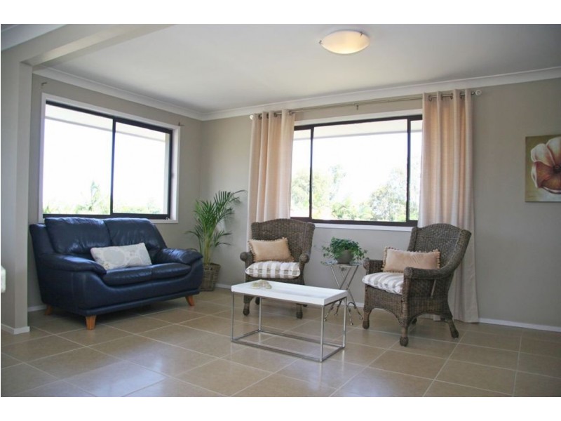 2 Riana Court, Helensvale QLD 4212