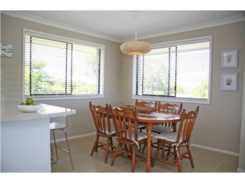 2 Riana Court, Helensvale QLD 4212