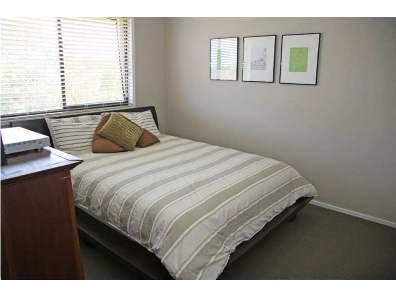 2 Riana Court, Helensvale QLD 4212