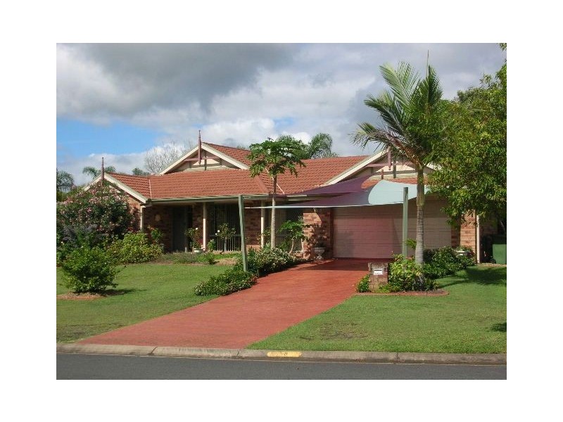 8 Mussau Street, Pacific Pines QLD 4211