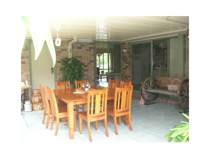 8 Mussau Street, Pacific Pines QLD 4211