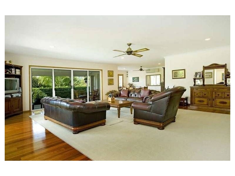 2 Urangan Court, Helensvale QLD 4212