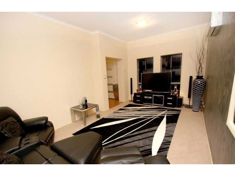 26 Polynesia Avenue, Pacific Pines QLD 4211
