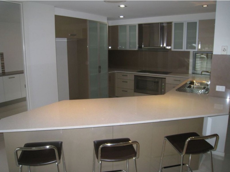 1 Twynam Mews, Pacific Pines QLD 4211