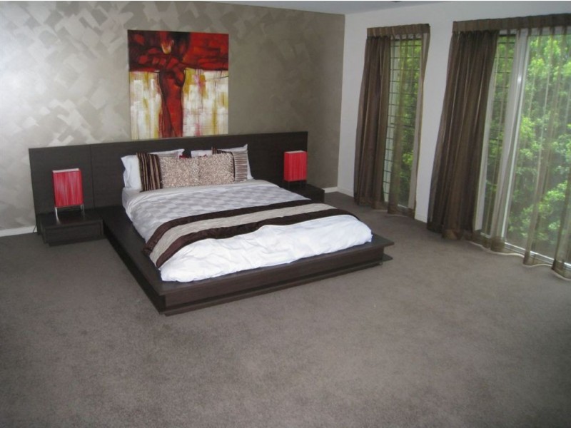 1 Twynam Mews, Pacific Pines QLD 4211