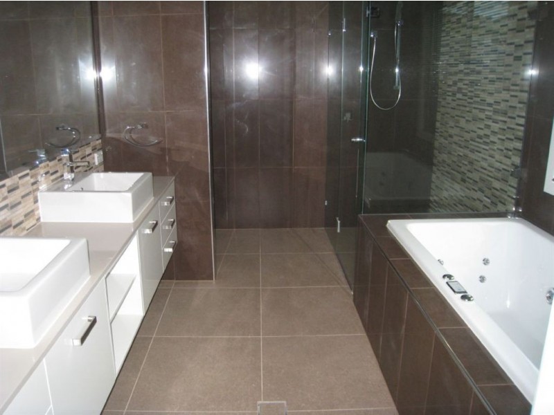 1 Twynam Mews, Pacific Pines QLD 4211