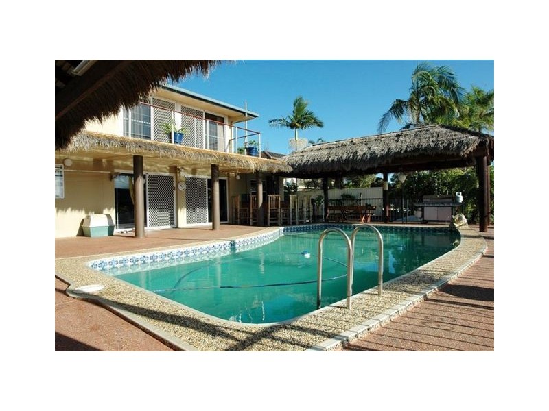 64 O’Grady Drive, Paradise Point QLD 4216