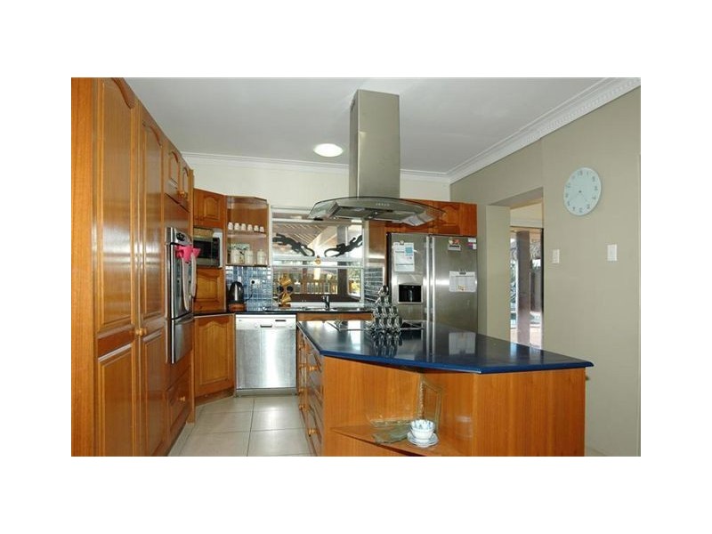 64 O’Grady Drive, Paradise Point QLD 4216