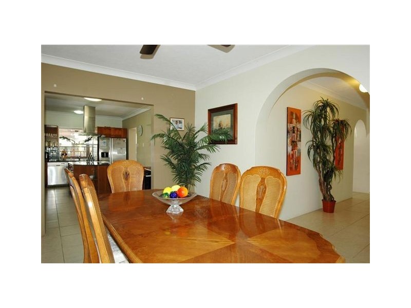 64 O’Grady Drive, Paradise Point QLD 4216