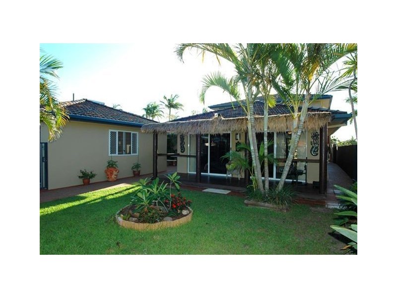 64 O’Grady Drive, Paradise Point QLD 4216