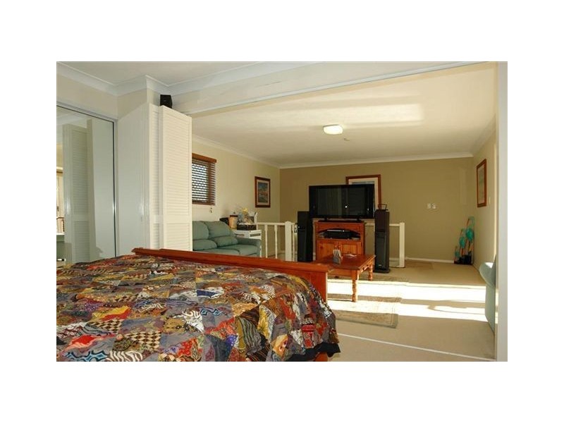 64 O’Grady Drive, Paradise Point QLD 4216