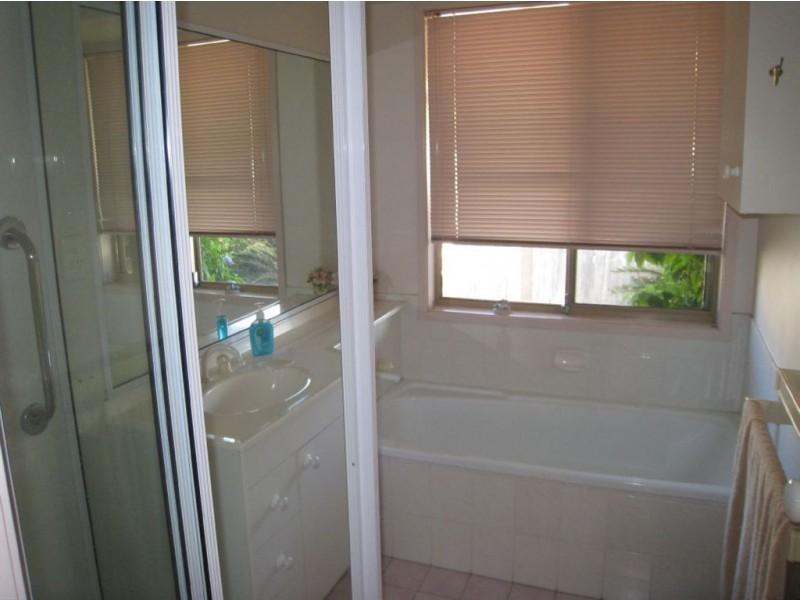 89 Mildura Drive, Helensvale QLD 4212