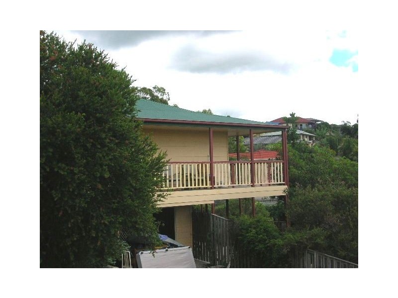 4 Hervey Street, Oxenford QLD 4210