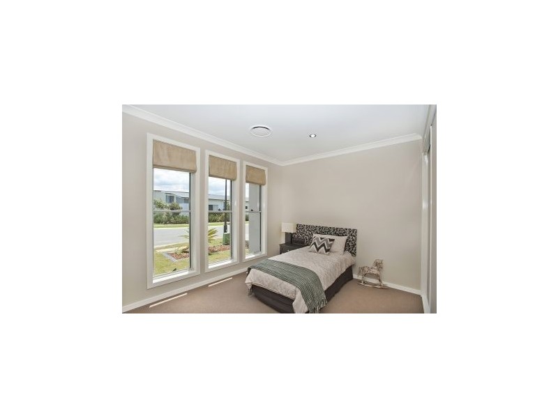 7 Azure Way, Hope Island QLD 4212