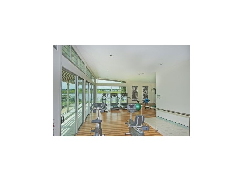 7 Azure Way, Hope Island QLD 4212