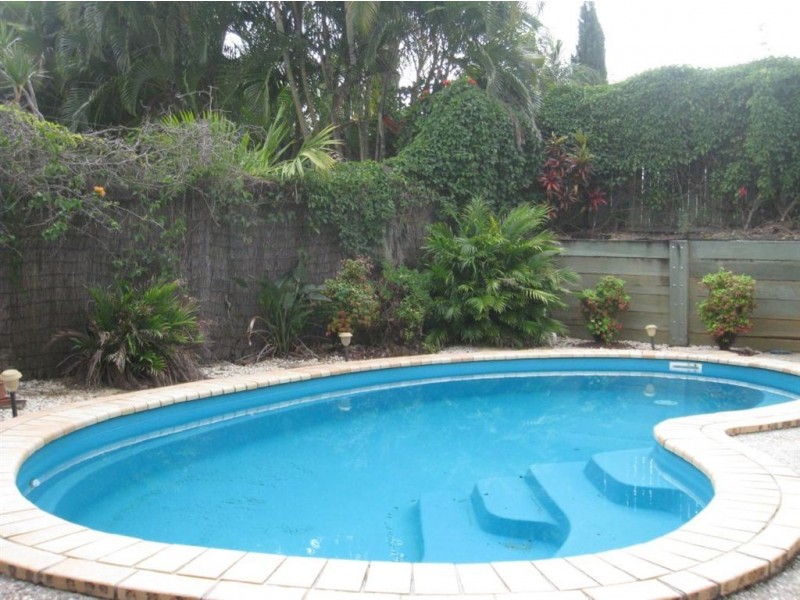 17 Cootharaba Drive, Helensvale QLD 4212