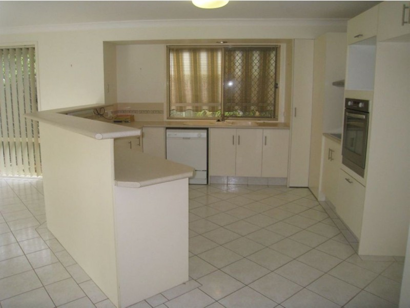 17 Cootharaba Drive, Helensvale QLD 4212
