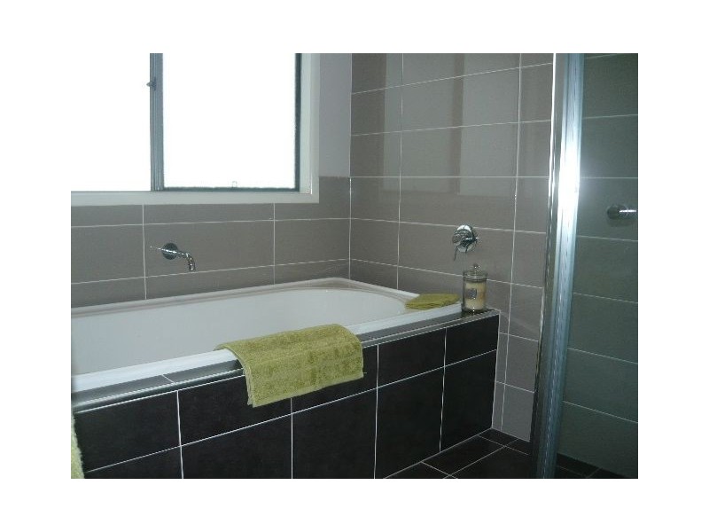 4 Flybridge Way, Hope Island QLD 4212