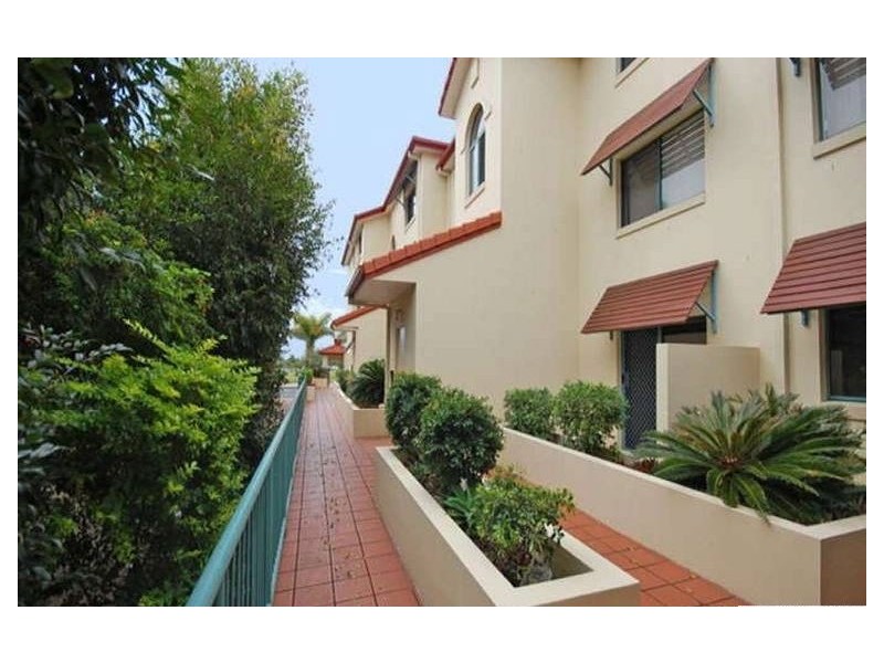 15/140 Marine Parade, Southport QLD 4215