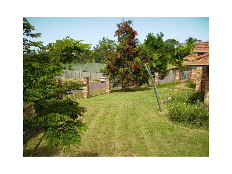 4 Suncrest Court, Parkwood QLD 4214