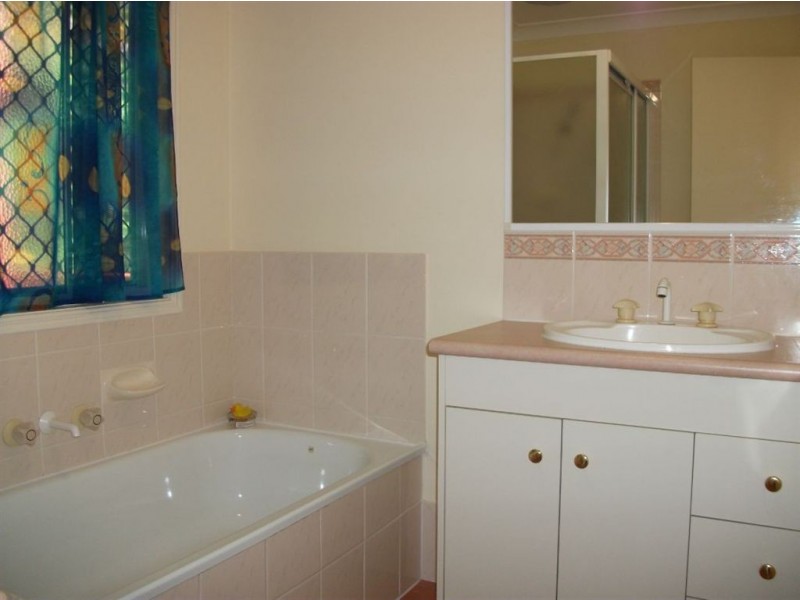 29 Crestridge Crescent, Oxenford QLD 4210