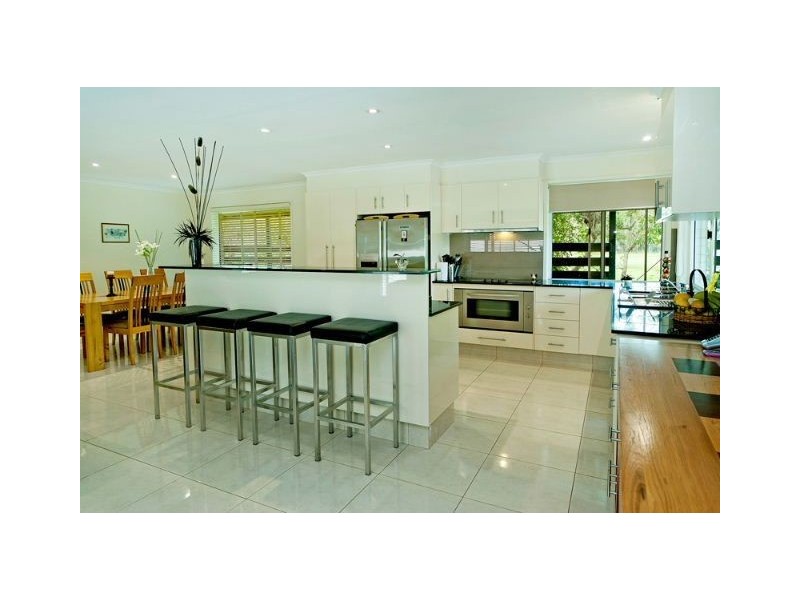 9 Rosedale Place, Helensvale QLD 4212