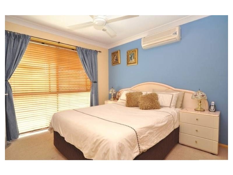 35 Brissendon Street, Pacific Pines QLD 4211