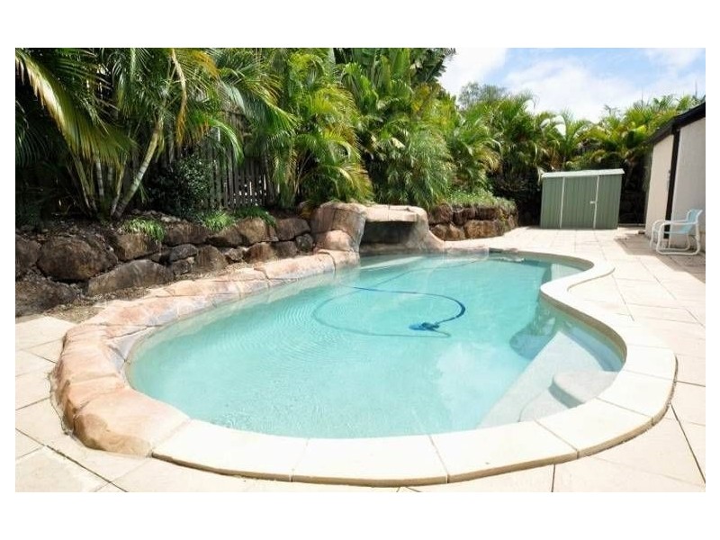 35 Brissendon Street, Pacific Pines QLD 4211