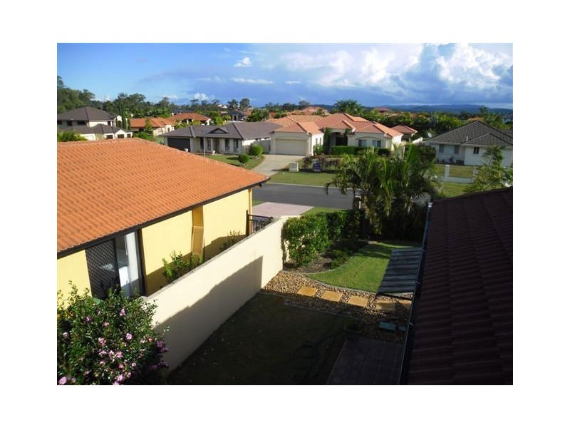 2 London Chase, Arundel QLD 4214