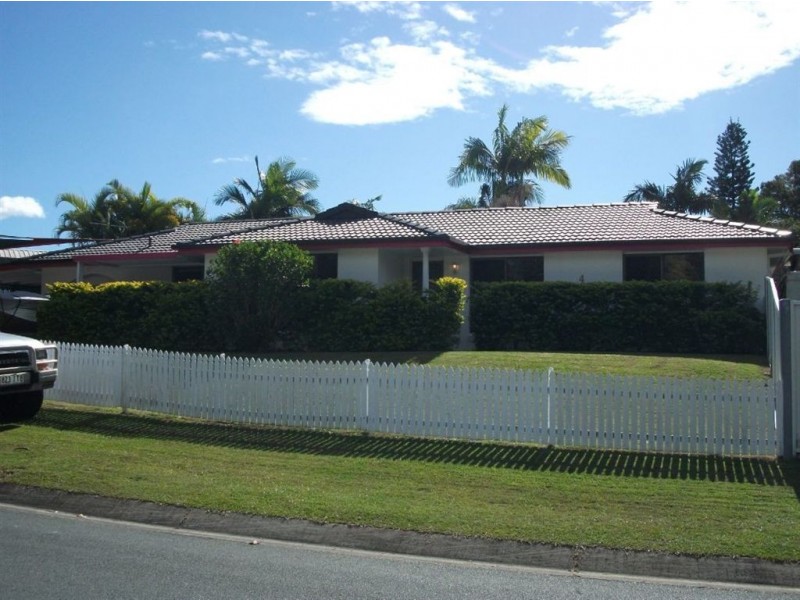 4 Narooma Place, Helensvale QLD 4212