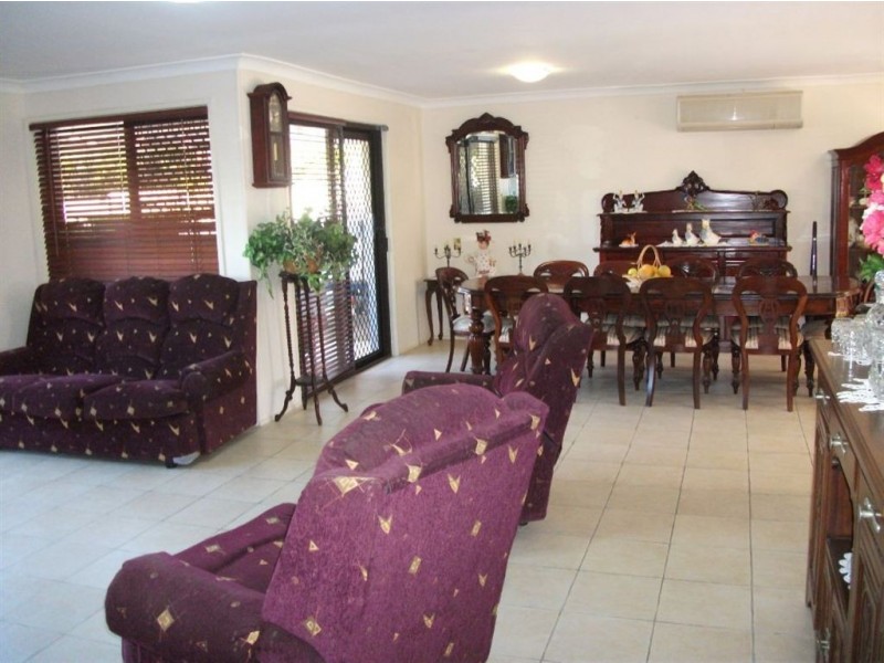 4 Narooma Place, Helensvale QLD 4212