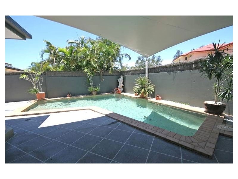 5 Tranquility Circuit, Hope Island QLD 4212
