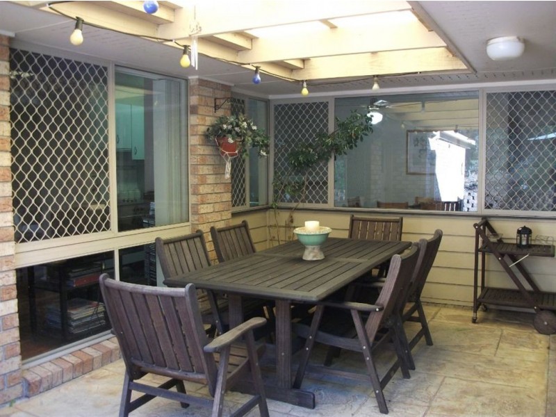 1 Lockhart Place, Helensvale QLD 4212