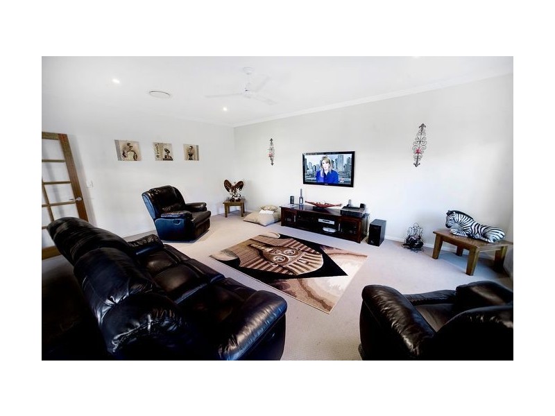 8 Meroo Place, Upper Coomera QLD 4209