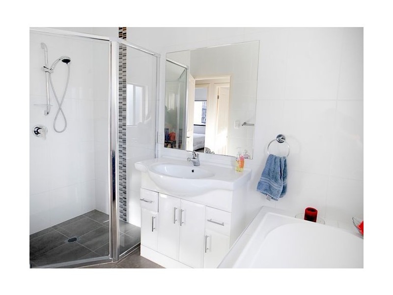 8 Meroo Place, Upper Coomera QLD 4209