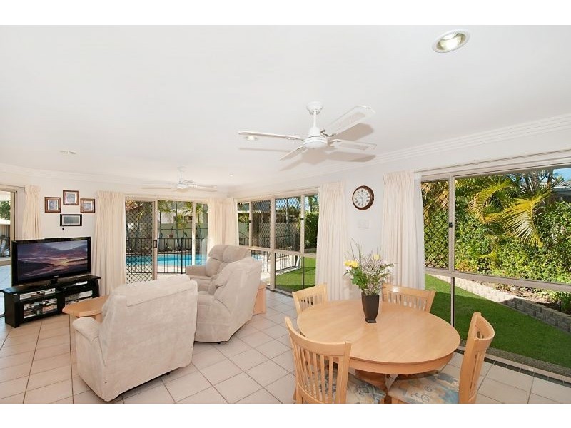 19 Fitzalan Circuit, Arundel QLD 4214