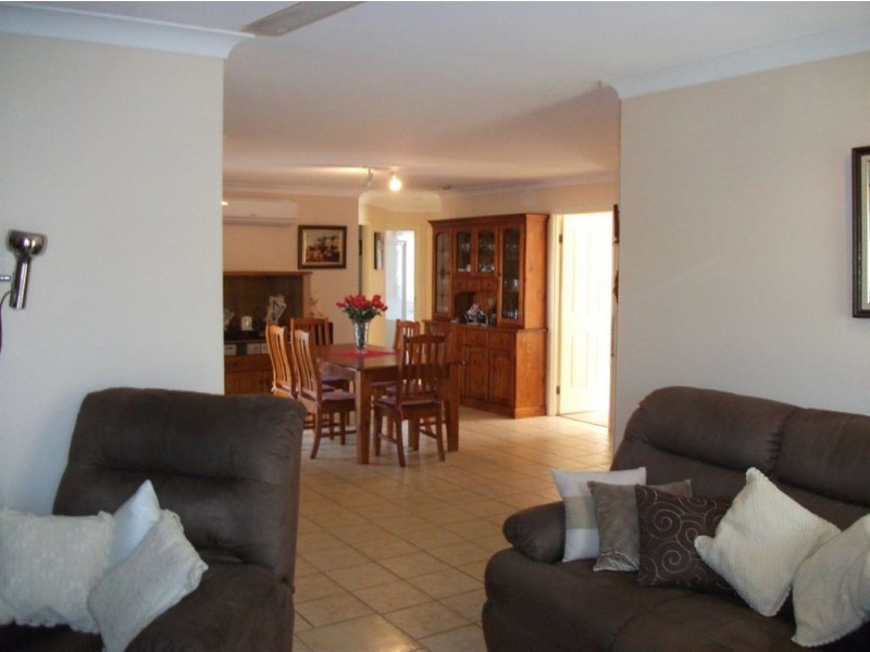 32 Meadow Way, Upper Coomera QLD 4209