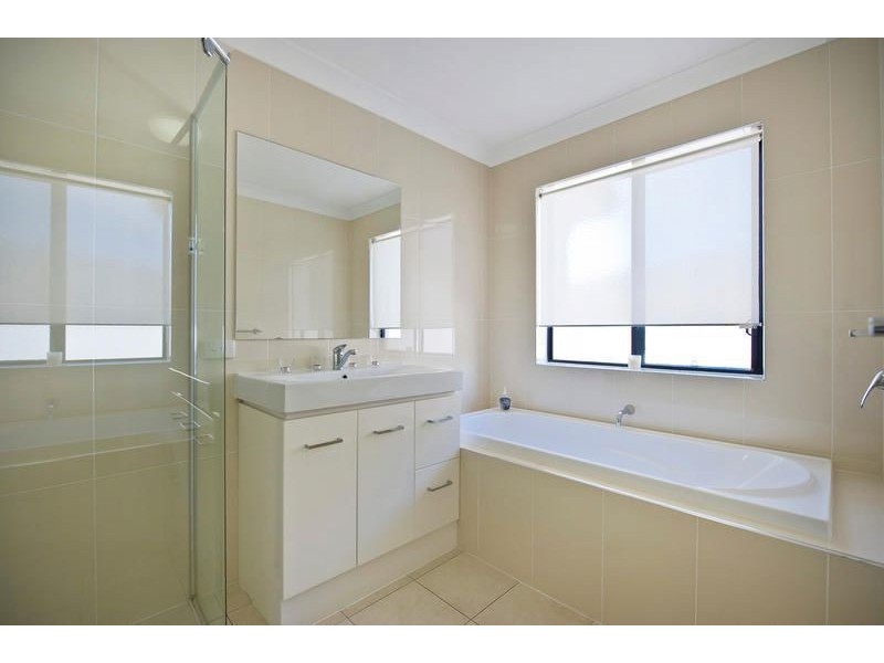 2 Bundoora Street, Upper Coomera QLD 4209