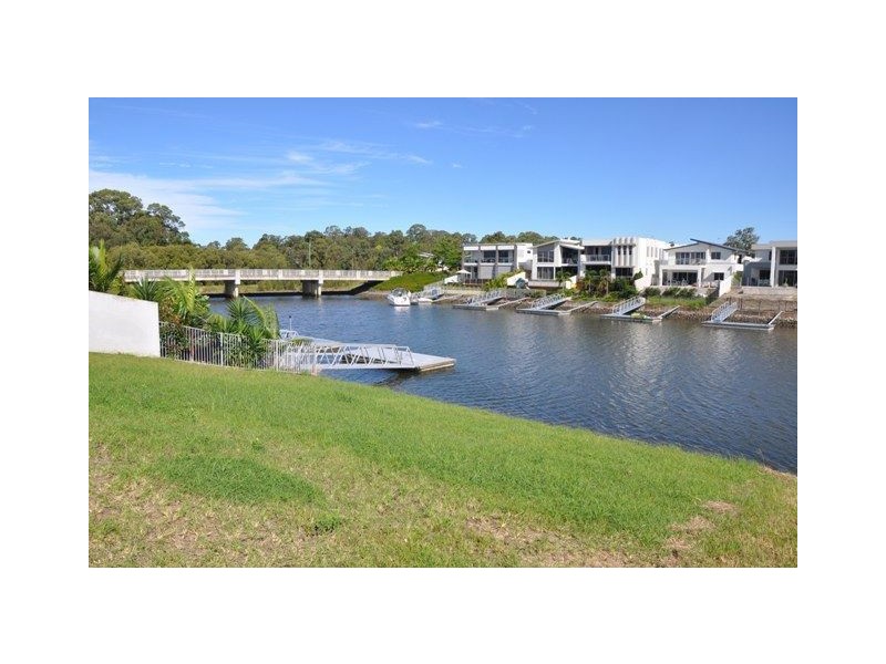 18 Quayside Drive, Helensvale QLD 4212