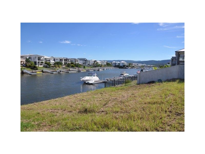 18 Quayside Drive, Helensvale QLD 4212