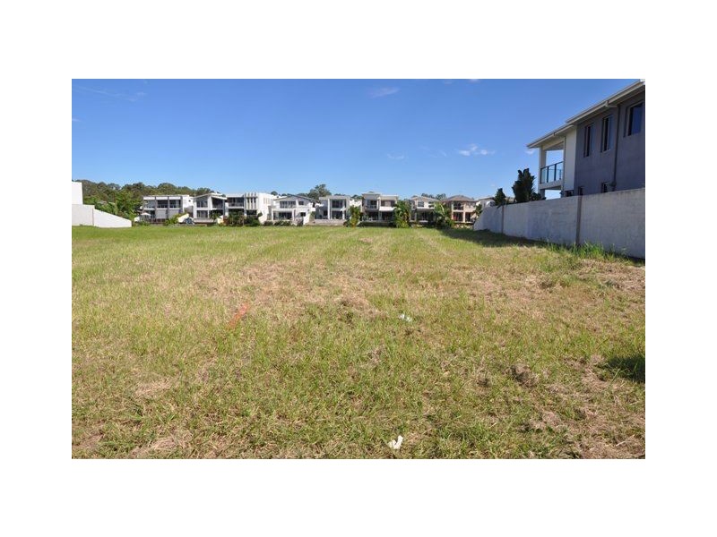 18 Quayside Drive, Helensvale QLD 4212