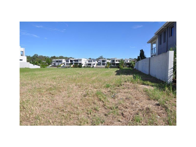 18 Quayside Drive, Helensvale QLD 4212