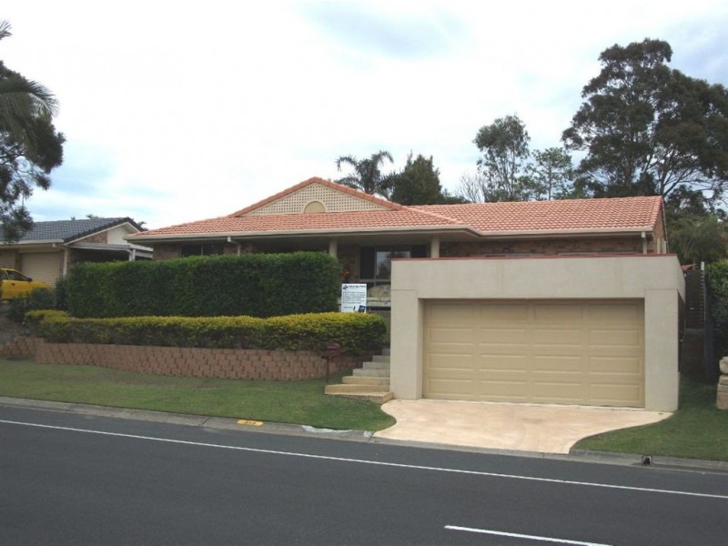 219 Mildura Drive, Helensvale QLD 4212