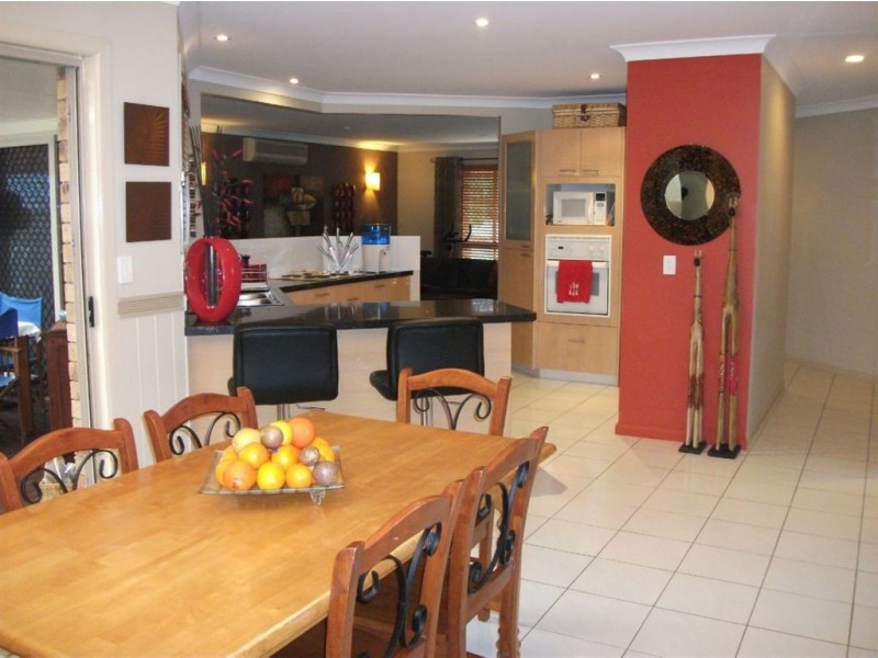 219 Mildura Drive, Helensvale QLD 4212