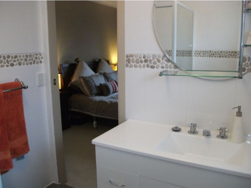 219 Mildura Drive, Helensvale QLD 4212