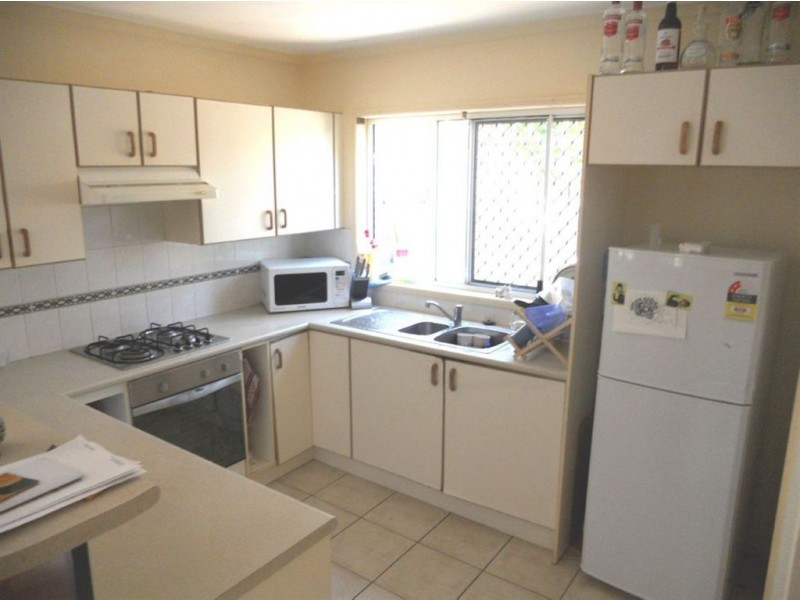 4/23 Parneno Street, Chevron Island QLD 4217