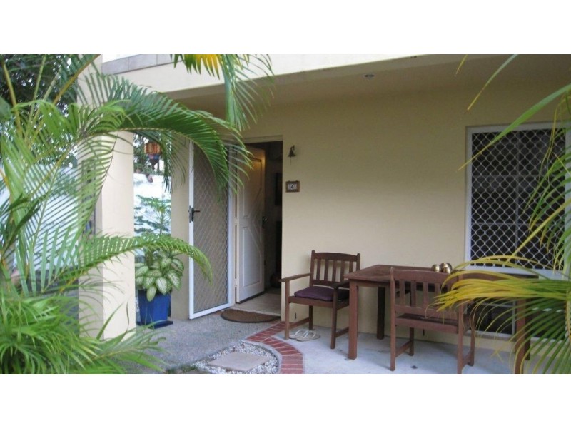 4/23 Parneno Street, Chevron Island QLD 4217