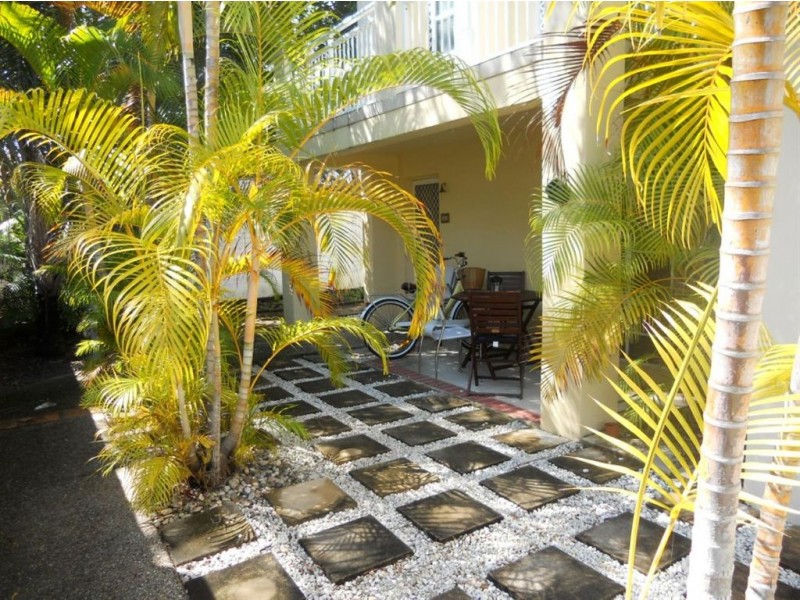 4/23 Parneno Street, Chevron Island QLD 4217